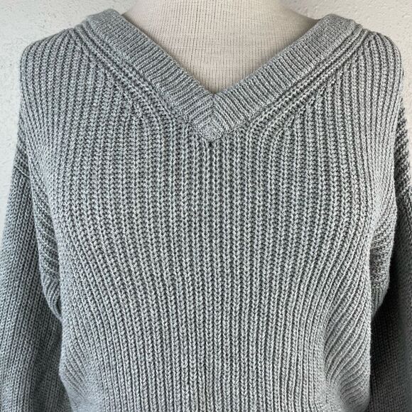 BP. Gray V-Neck Cropped Sweater Size XS EUC - Picture 2 of 6